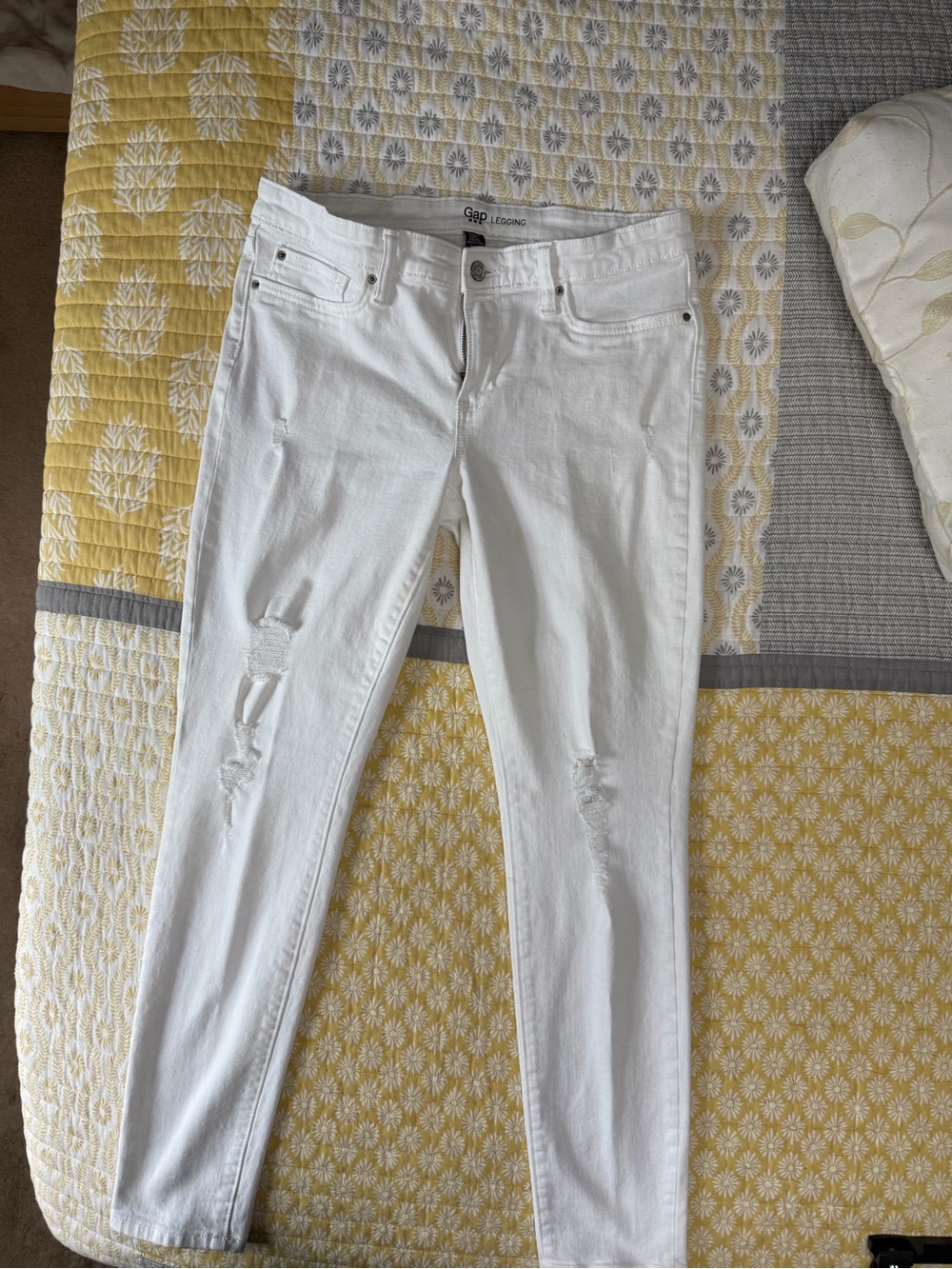 GAP White Women's Distressed Skinny Jeans